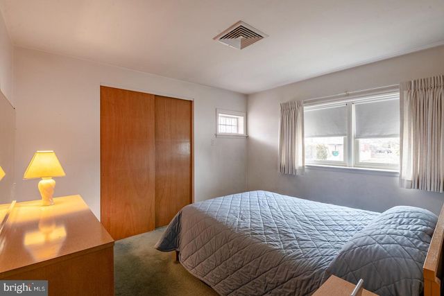 2405 GARDEN LN, Reading, PA 19609