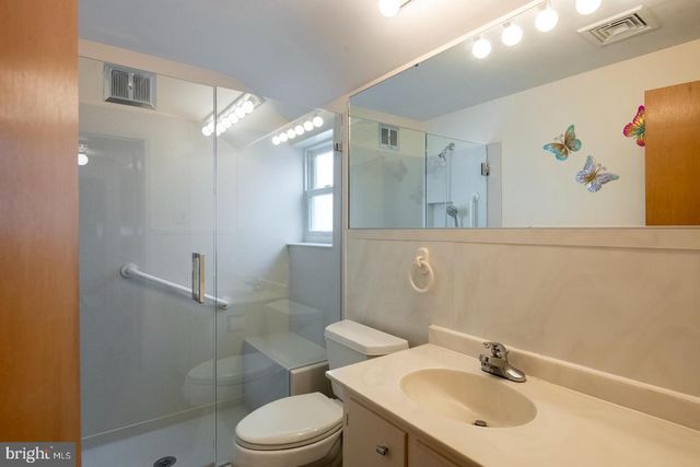 2405 GARDEN LN, Reading, PA 19609