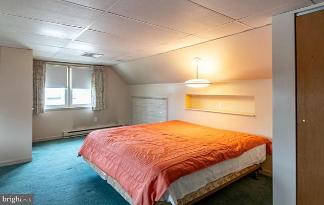 2405 GARDEN LN, Reading, PA 19609