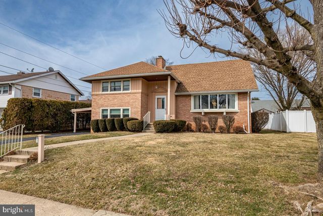 2405 GARDEN LN, Reading, PA 19609