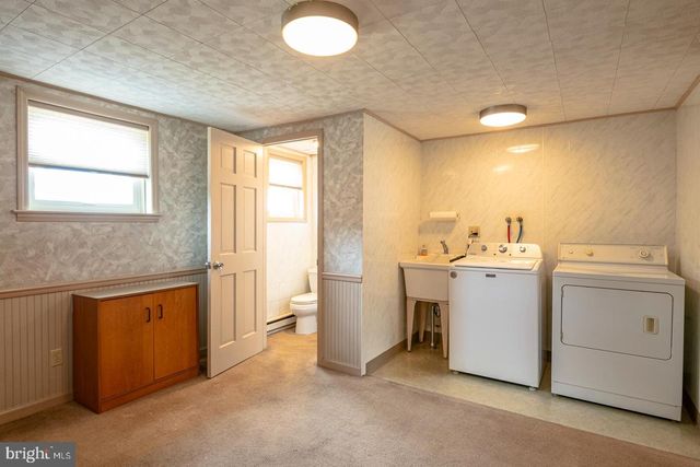 2405 GARDEN LN, Reading, PA 19609