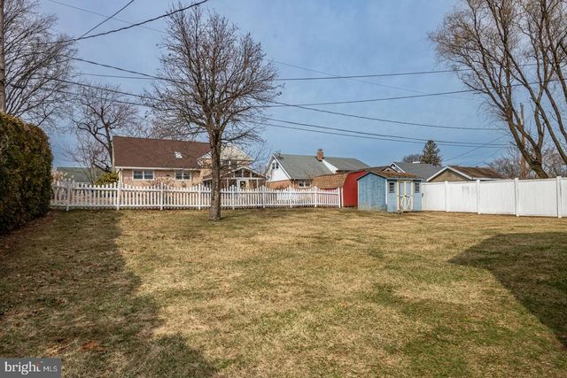 2405 GARDEN LN, Reading, PA 19609