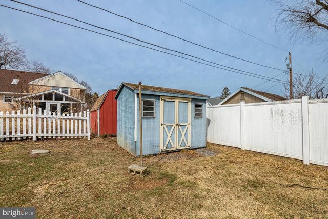 2405 GARDEN LN, Reading, PA 19609