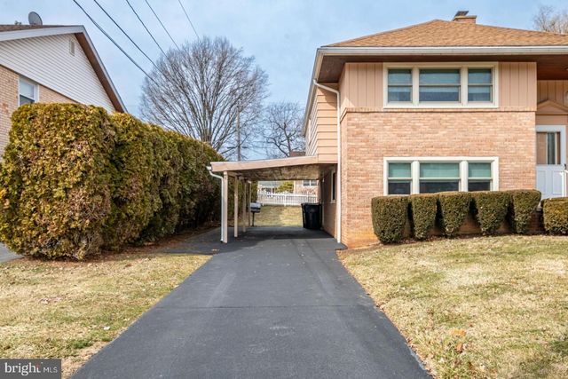 2405 GARDEN LN, Reading, PA 19609