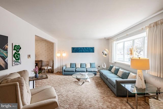 2405 GARDEN LN, Reading, PA 19609