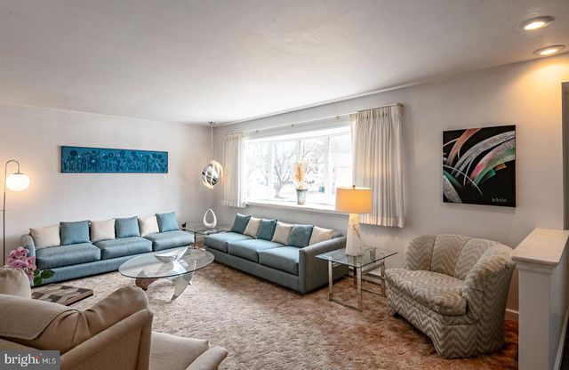 2405 GARDEN LN, Reading, PA 19609