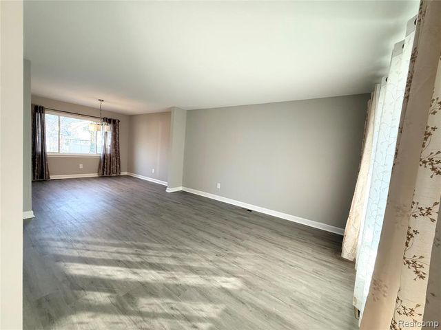 24888 Apple Crest Drive, Novi, MI 48375