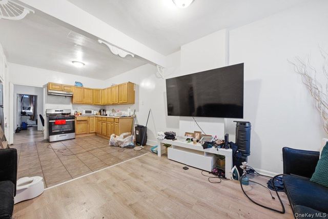3159 Villa Avenue, Bronx, NY 10468
