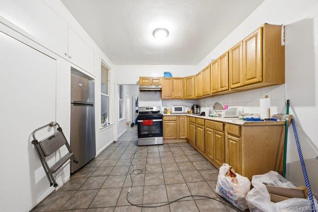 3159 Villa Avenue, Bronx, NY 10468