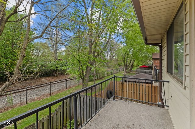 968 Greenwood Trail W, Greenwood, IN 46142