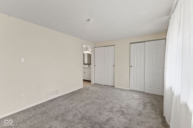 968 Greenwood Trail W, Greenwood, IN 46142