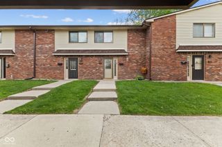 968 Greenwood Trail W, Greenwood, IN 46142