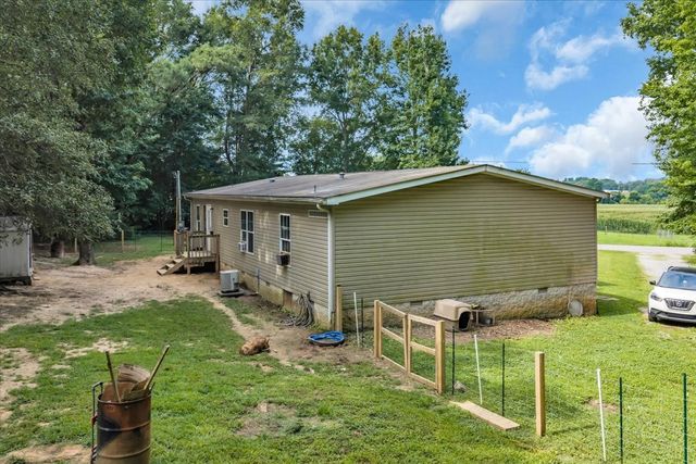 1363 Laws Rd, Mcminnville, TN 37110