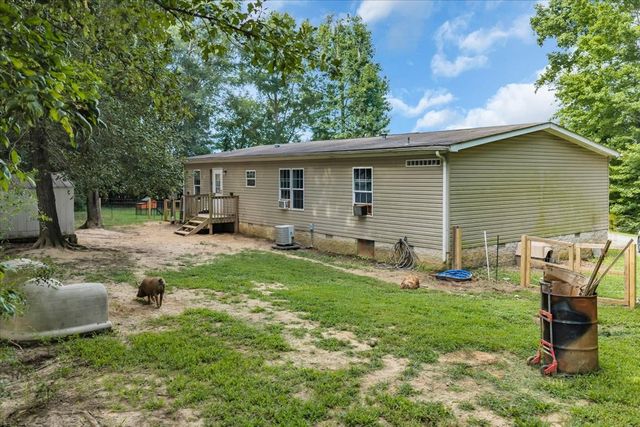 1363 Laws Rd, Mcminnville, TN 37110