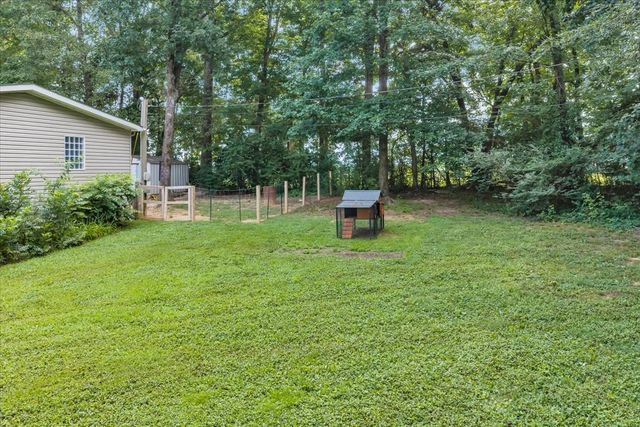 1363 Laws Rd, Mcminnville, TN 37110