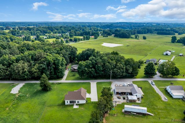 1363 Laws Rd, Mcminnville, TN 37110