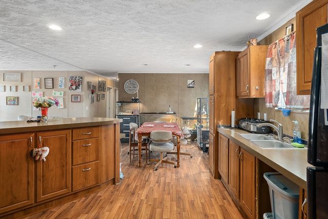 1363 Laws Rd, Mcminnville, TN 37110