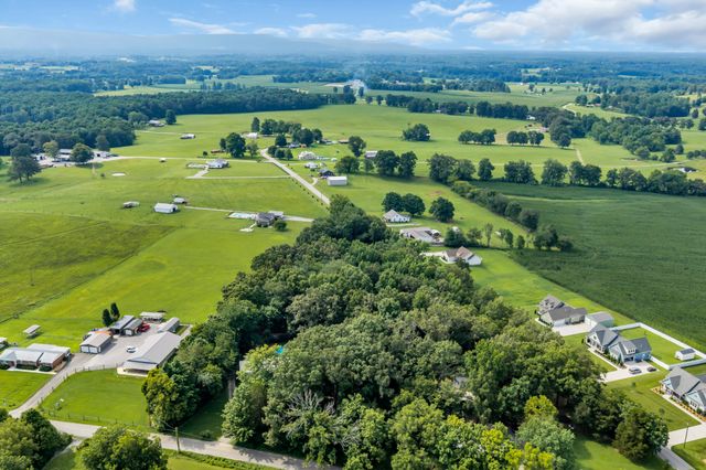1363 Laws Rd, Mcminnville, TN 37110