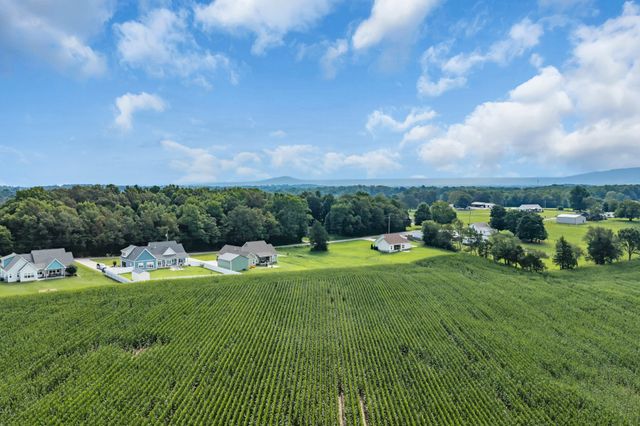 1363 Laws Rd, Mcminnville, TN 37110