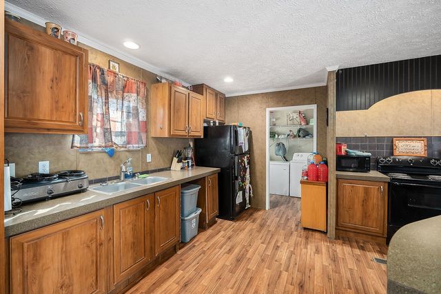 1363 Laws Rd, Mcminnville, TN 37110