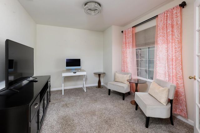 2671 Dennis Avenue, Fresno, CA 93611
