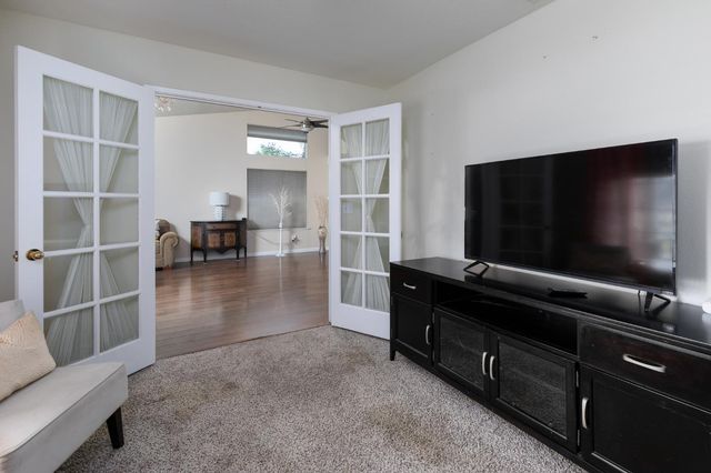 2671 Dennis Avenue, Fresno, CA 93611