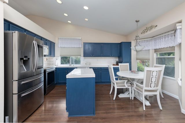 2671 Dennis Avenue, Fresno, CA 93611