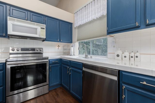 2671 Dennis Avenue, Fresno, CA 93611