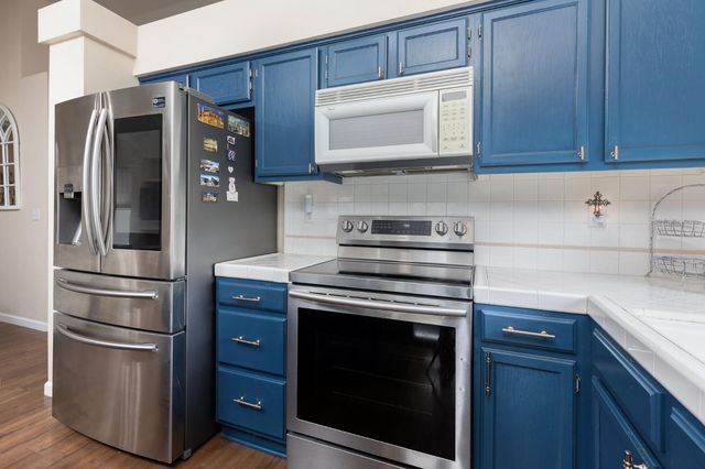 2671 Dennis Avenue, Fresno, CA 93611
