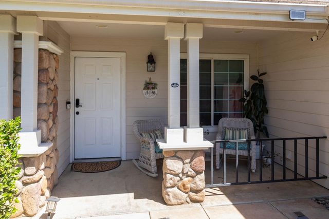 2671 Dennis Avenue, Fresno, CA 93611