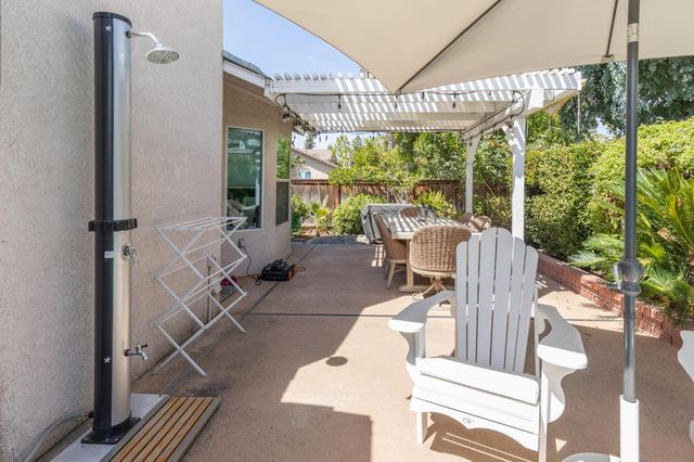 2671 Dennis Avenue, Fresno, CA 93611