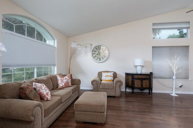 2671 Dennis Avenue, Fresno, CA 93611