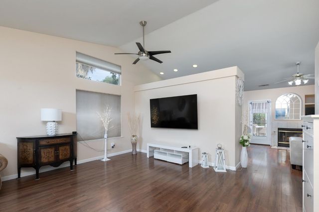 2671 Dennis Avenue, Fresno, CA 93611