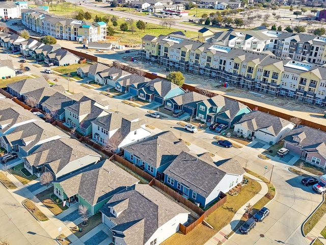 2105 Paxton Way, Denton, TX 76209