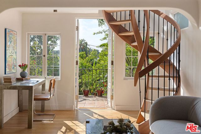 1529 Parmer Avenue, Los Angeles, CA 90026