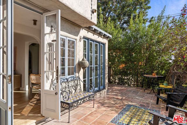 1529 Parmer Avenue, Los Angeles, CA 90026