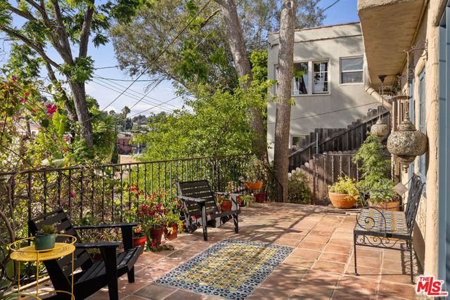 1529 Parmer Avenue, Los Angeles, CA 90026