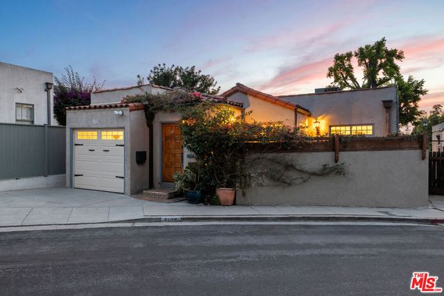 1529 Parmer Avenue, Los Angeles, CA 90026