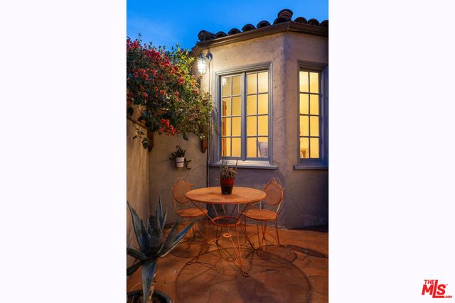 1529 Parmer Avenue, Los Angeles, CA 90026