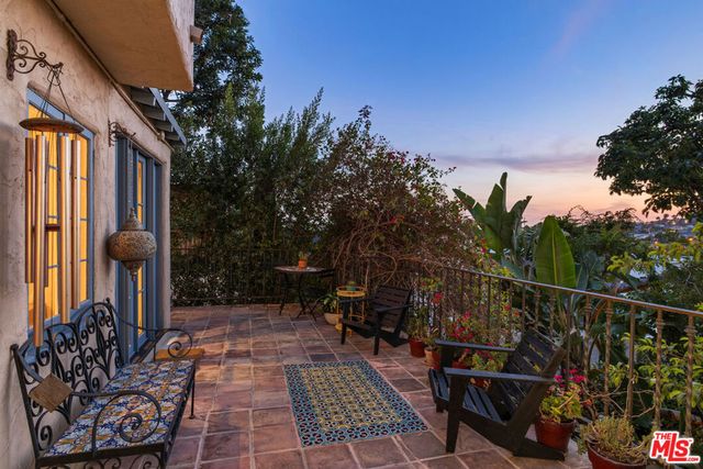 1529 Parmer Avenue, Los Angeles, CA 90026