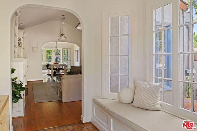 1529 Parmer Avenue, Los Angeles, CA 90026