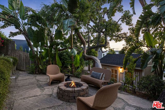 1529 Parmer Avenue, Los Angeles, CA 90026