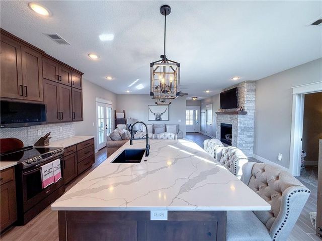 532 NW Aa Highway, Kingsville, MO 64061