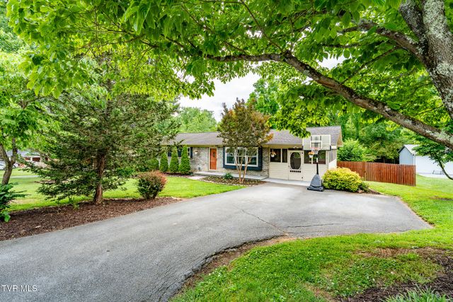 1704 Scenic Drive, Johnson City, TN 37604