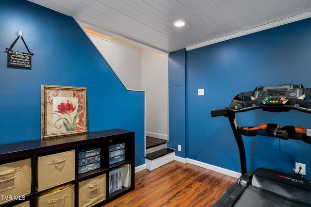 1704 Scenic Drive, Johnson City, TN 37604