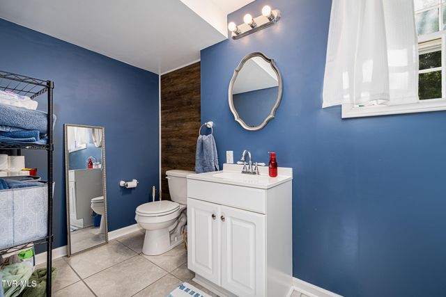 1704 Scenic Drive, Johnson City, TN 37604