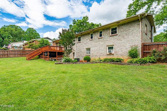 1704 Scenic Drive, Johnson City, TN 37604