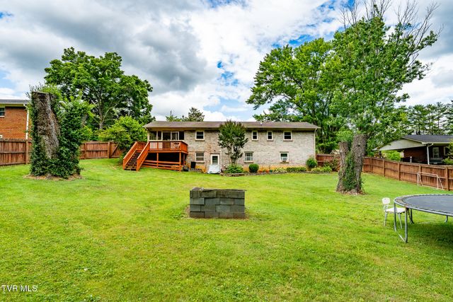 1704 Scenic Drive, Johnson City, TN 37604