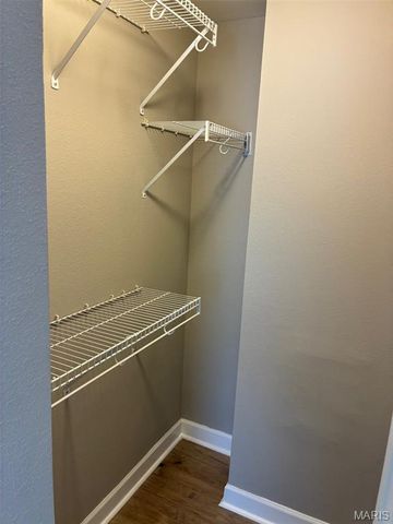 5696 Kingsbury Avenue 302, St Louis, MO 63112