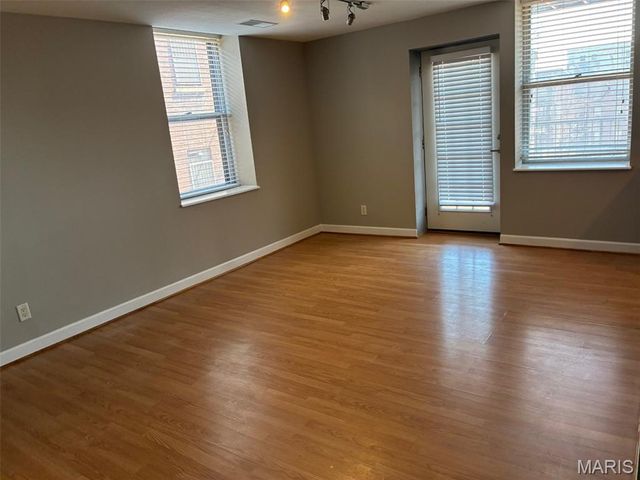 5696 Kingsbury Avenue 302, St Louis, MO 63112